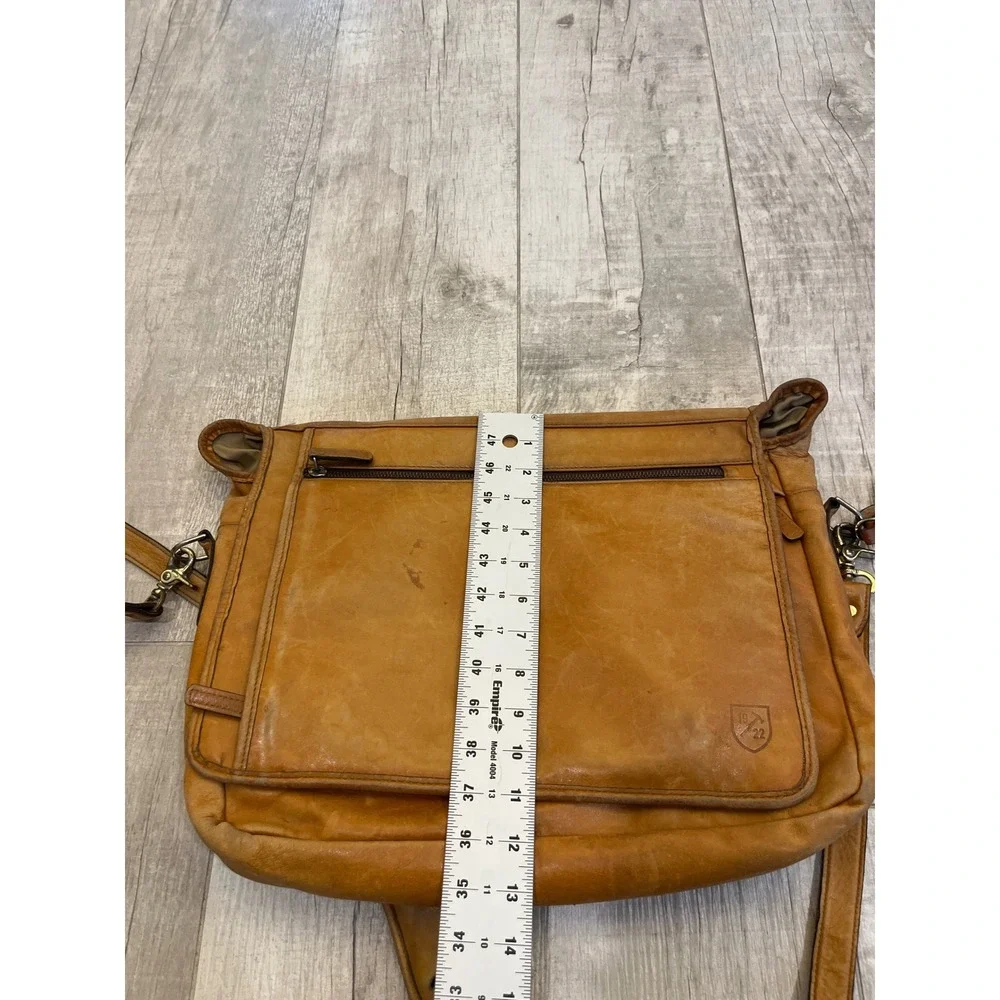 Allen Edmonds Tan Leather Messenger Bag Briefcase Crossbody 1922 Crest Logo